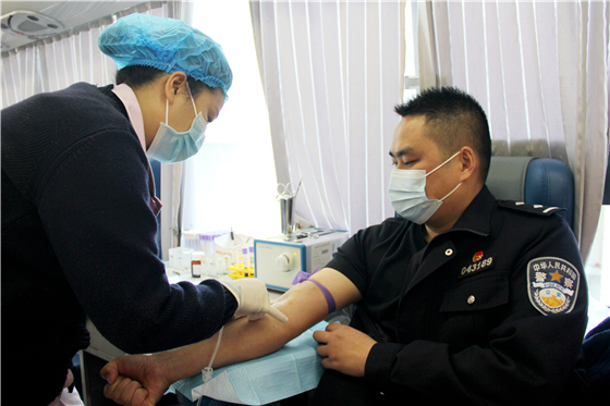 “讓愛暖冬”無(wú)償獻(xiàn)血活動(dòng)走進(jìn)白河縣中廠鎮(zhèn)同心社區(qū)