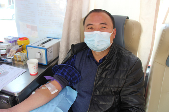 血液是生命的禮物——中國(guó)聯(lián)通安康市分公司、安康大數(shù)據(jù)運(yùn)營(yíng)有限公司聯(lián)合開(kāi)展冬季應(yīng)急獻(xiàn)血活動(dòng)